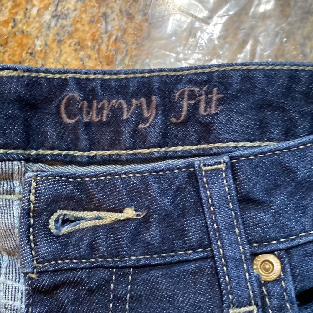 Womens Carhartt Denim Jeans Capri Pants Sz 6 Curvy Fit Cuffed EUC - Picture 5 of 8